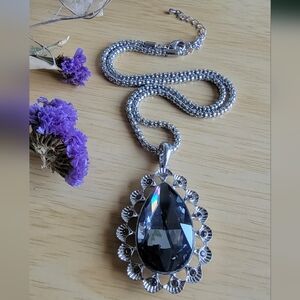 Glamorous Silver and Black Teardrop Rhinestone Necklace